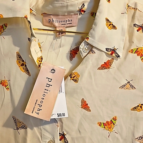 Moth Creamy / White Buttom Down Top - Picture 2 of 4